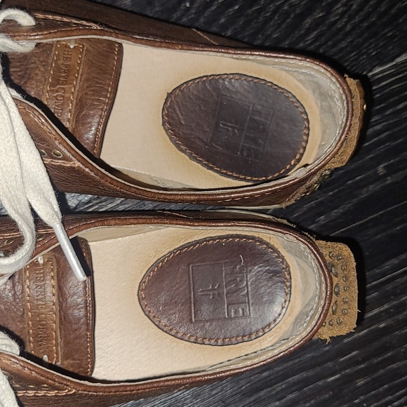 FRYE (Size 8) Leather w Brass Studs Sneakers - Picture 6 of 10